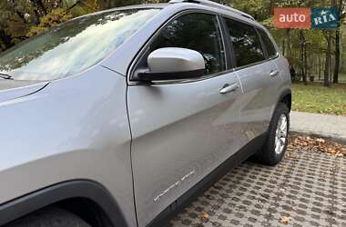 Внедорожник / Кроссовер Jeep Cherokee 2018 в 
