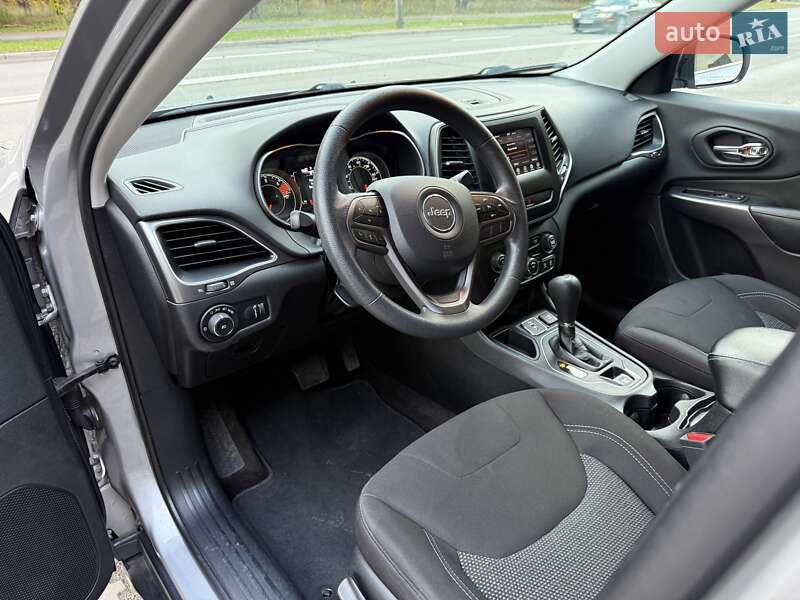 Внедорожник / Кроссовер Jeep Cherokee 2018 в Киеве