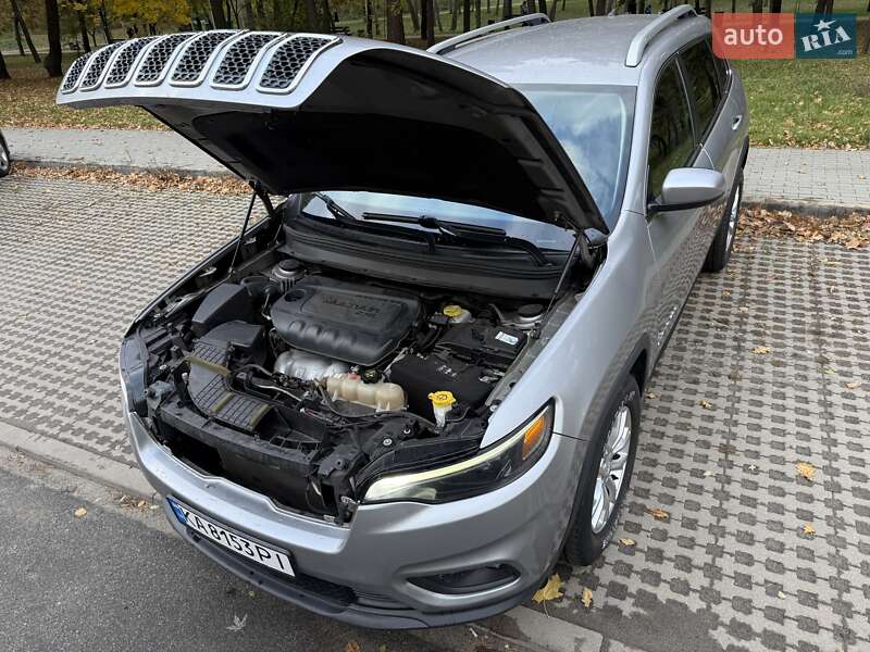 Внедорожник / Кроссовер Jeep Cherokee 2018 в Киеве