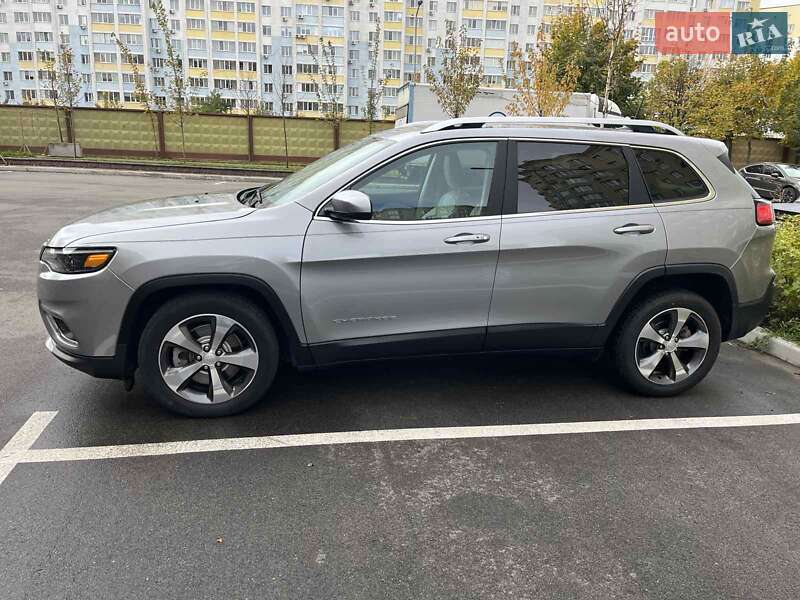 Позашляховик / Кросовер Jeep Cherokee 2019 в Києві