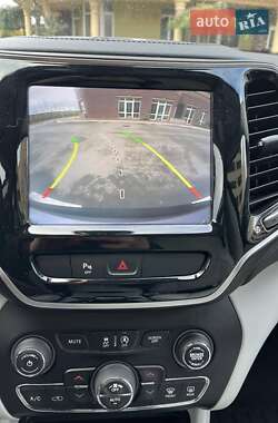 Внедорожник / Кроссовер Jeep Cherokee 2019 в 