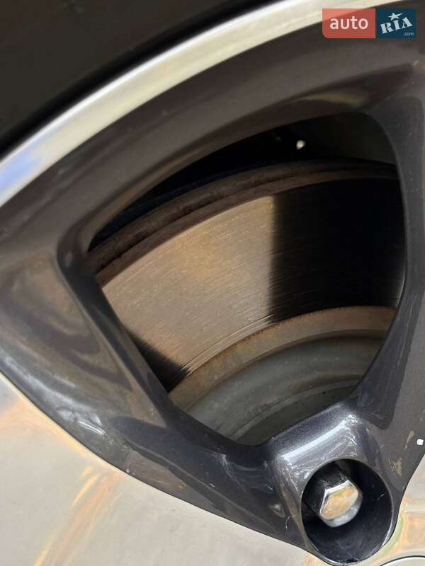 Внедорожник / Кроссовер Jeep Cherokee 2019 в Новомосковске фото 11 Внедорожник / Кроссовер Jeep Cherokee 2019 в Новомосковске