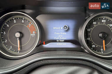 Внедорожник / Кроссовер Jeep Cherokee 2019 в 