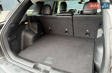 Внедорожник / Кроссовер Jeep Cherokee 2019 в 