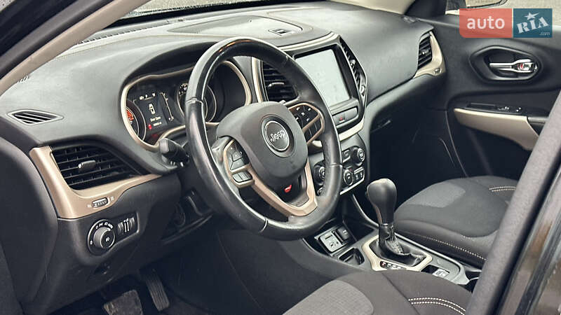 Позашляховик / Кросовер Jeep Cherokee 2017 в Полтаві фото 8 Позашляховик / Кросовер Jeep Cherokee 2017 в Полтаві