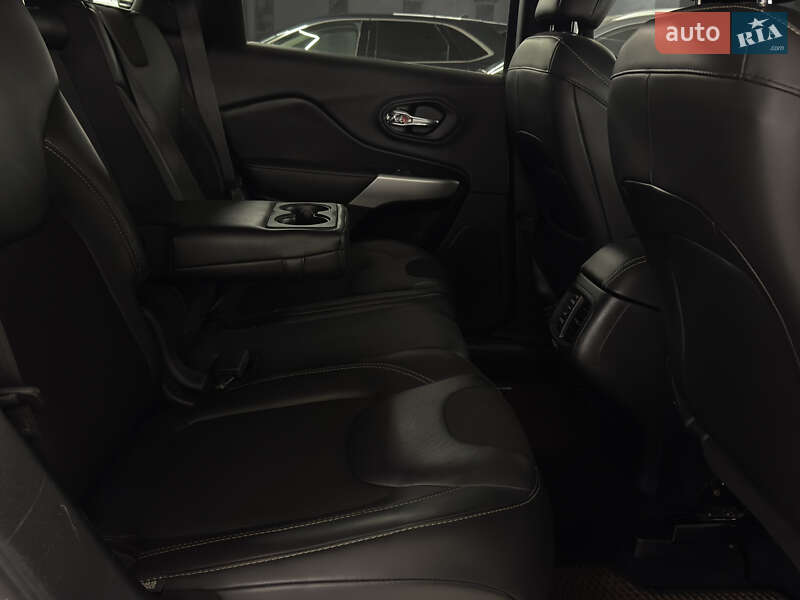 Позашляховик / Кросовер Jeep Cherokee 2017 в Миколаєві фото 24 Позашляховик / Кросовер Jeep Cherokee 2017 в Миколаєві