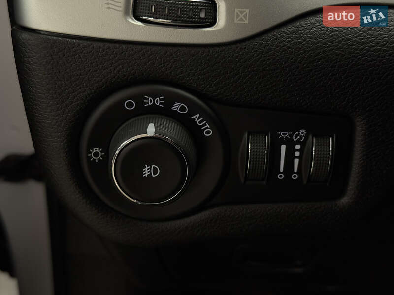 Позашляховик / Кросовер Jeep Cherokee 2017 в Миколаєві фото 34 Позашляховик / Кросовер Jeep Cherokee 2017 в Миколаєві