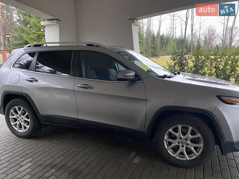 Внедорожник / Кроссовер Jeep Cherokee 2016 в Одессе фото 5 Внедорожник / Кроссовер Jeep Cherokee 2016 в Одессе