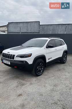 Внедорожник / Кроссовер Jeep Cherokee 2022 в 