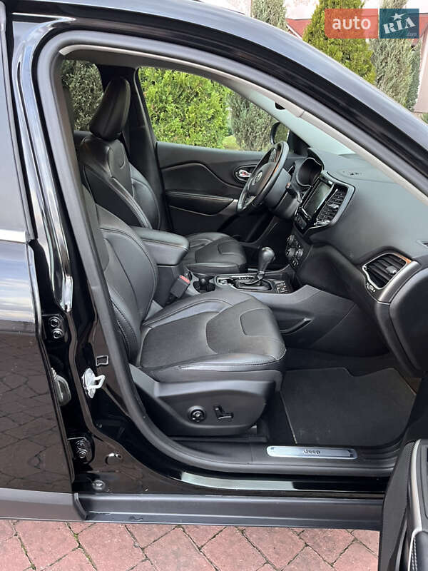 Внедорожник / Кроссовер Jeep Cherokee 2019 в Львове