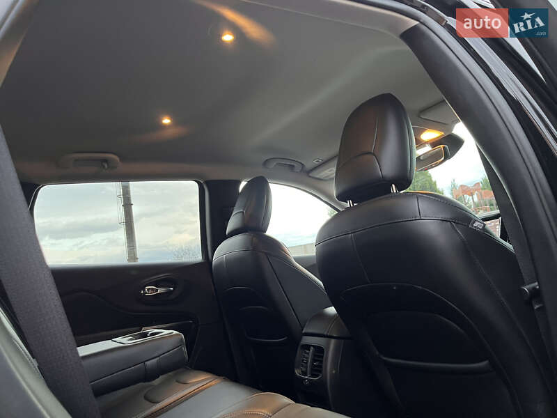 Внедорожник / Кроссовер Jeep Cherokee 2019 в Львове