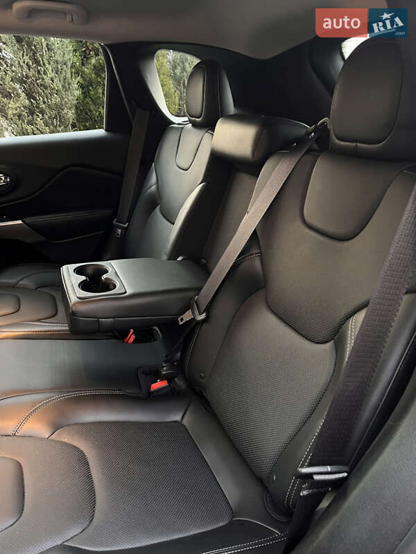 Внедорожник / Кроссовер Jeep Cherokee 2019 в Львове