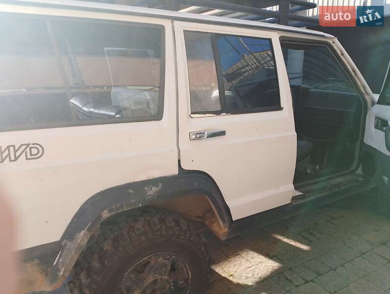 Внедорожник / Кроссовер Jeep Cherokee 1994 в Мукачево