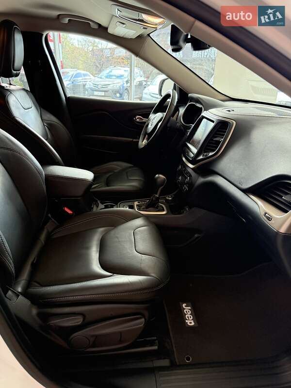 Внедорожник / Кроссовер Jeep Cherokee 2015 в Черновцах фото 34 Внедорожник / Кроссовер Jeep Cherokee 2015 в Черновцах