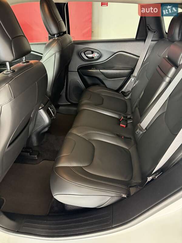 Внедорожник / Кроссовер Jeep Cherokee 2015 в Черновцах фото 51 Внедорожник / Кроссовер Jeep Cherokee 2015 в Черновцах