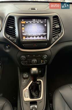 Позашляховик / Кросовер Jeep Cherokee 2015 в  фото 45 Позашляховик / Кросовер Jeep Cherokee 2015 в