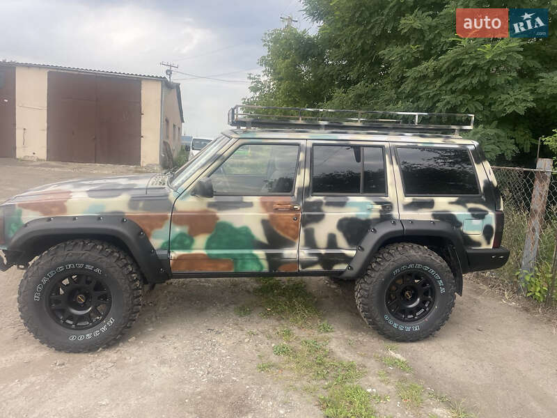 Внедорожник / Кроссовер Jeep Cherokee 1998 в Золочеве