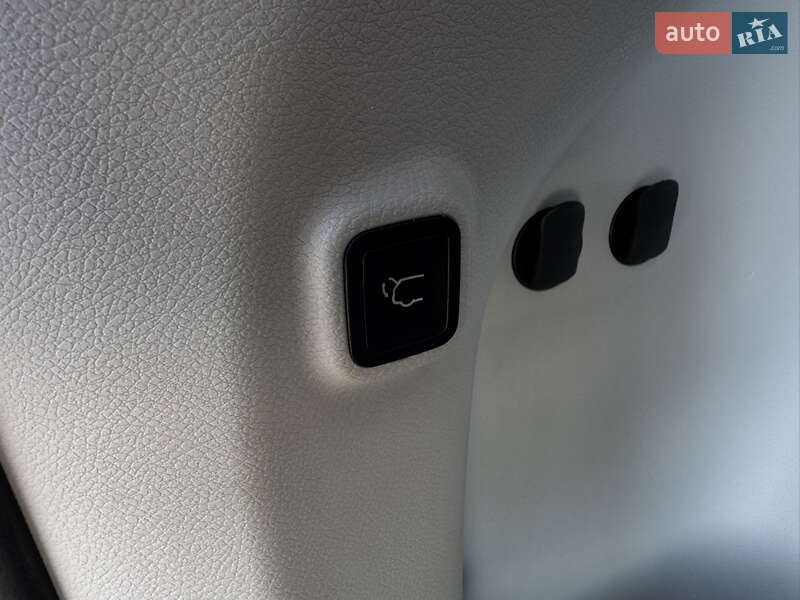 Внедорожник / Кроссовер Jeep Cherokee 2019 в Калуше