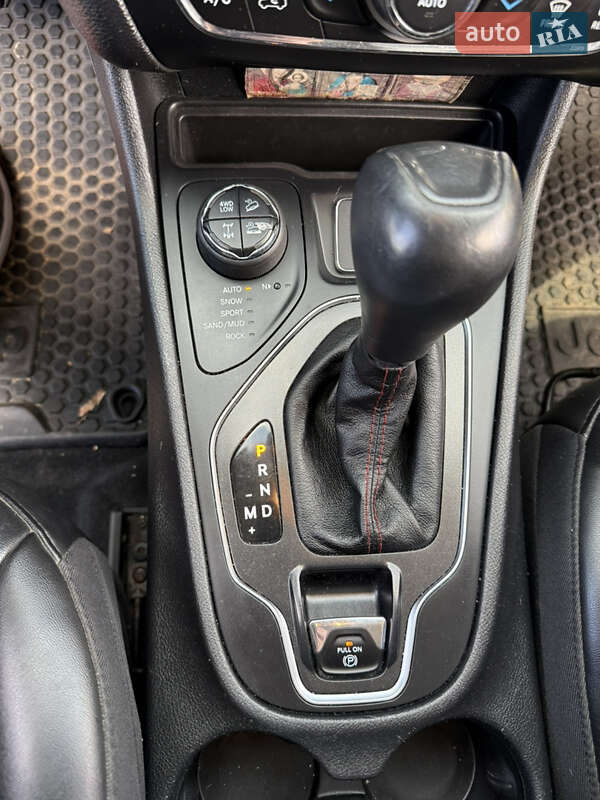 Внедорожник / Кроссовер Jeep Cherokee 2019 в Киеве фото 15 Внедорожник / Кроссовер Jeep Cherokee 2019 в Киеве