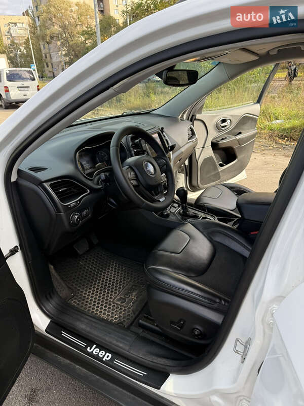 Внедорожник / Кроссовер Jeep Cherokee 2019 в Киеве фото 20 Внедорожник / Кроссовер Jeep Cherokee 2019 в Киеве