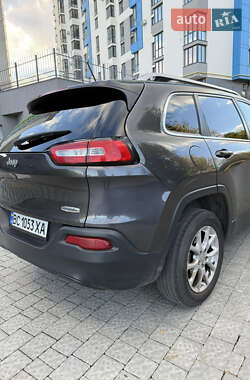 Позашляховик / Кросовер Jeep Cherokee 2014 в  фото 8 Позашляховик / Кросовер Jeep Cherokee 2014 в