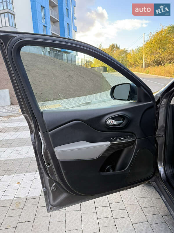 Внедорожник / Кроссовер Jeep Cherokee 2014 в Львове фото 12 Внедорожник / Кроссовер Jeep Cherokee 2014 в Львове