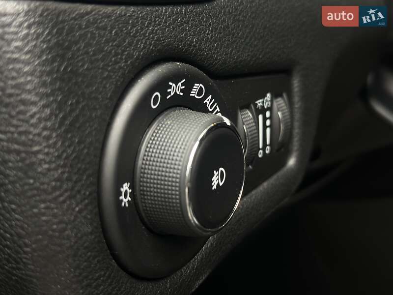 Внедорожник / Кроссовер Jeep Cherokee 2018 в Киеве фото 28 Внедорожник / Кроссовер Jeep Cherokee 2018 в Киеве