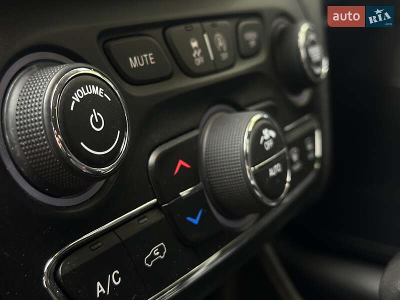 Внедорожник / Кроссовер Jeep Cherokee 2018 в Киеве фото 31 Внедорожник / Кроссовер Jeep Cherokee 2018 в Киеве