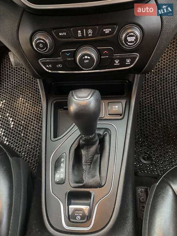 Внедорожник / Кроссовер Jeep Cherokee 2018 в Бродах фото 29 Внедорожник / Кроссовер Jeep Cherokee 2018 в Бродах