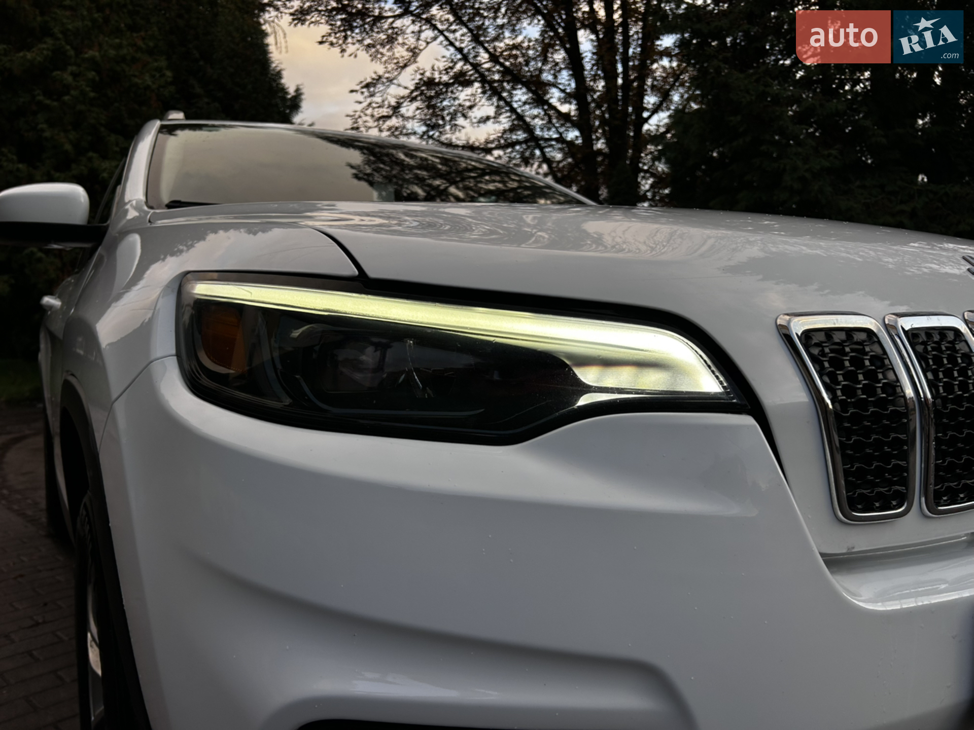 2019 Jeep Cherokee - мініатюра 4