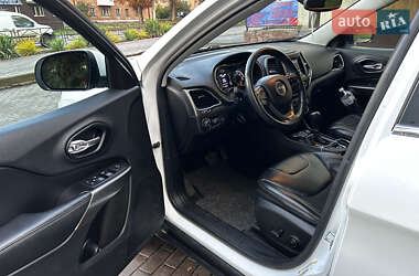 Внедорожник / Кроссовер Jeep Cherokee 2019 в Дубно