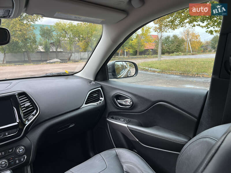 Внедорожник / Кроссовер Jeep Cherokee 2019 в Чернигове