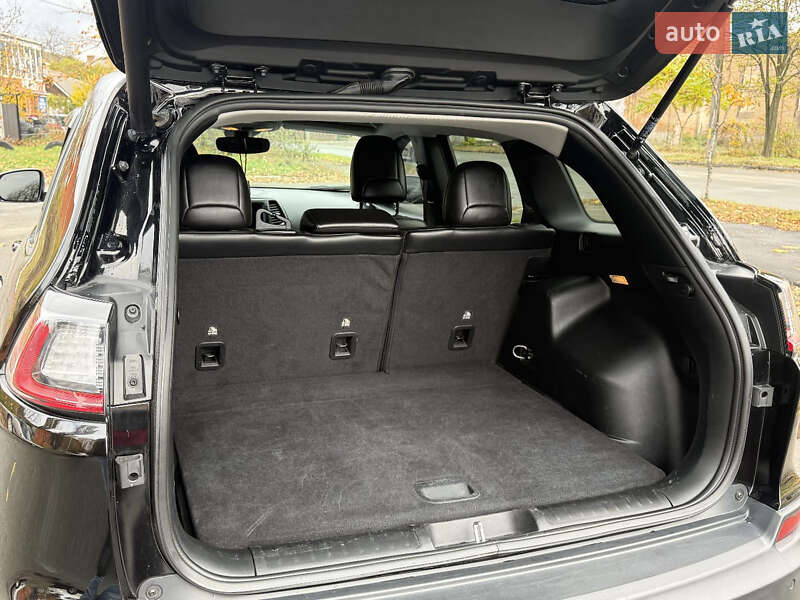 Внедорожник / Кроссовер Jeep Cherokee 2020 в Киеве