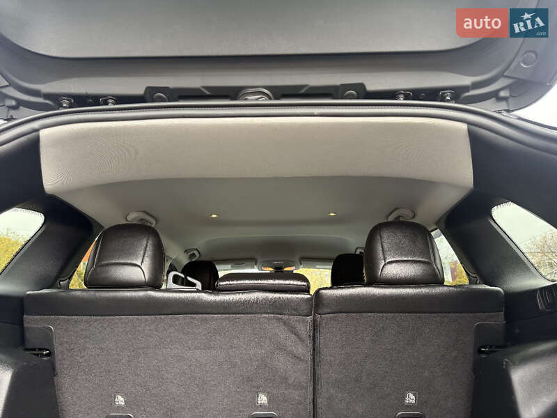 Внедорожник / Кроссовер Jeep Cherokee 2020 в Киеве