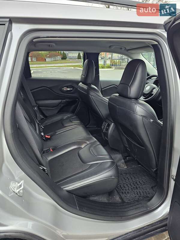 Внедорожник / Кроссовер Jeep Cherokee 2021 в Харькове фото 9 Внедорожник / Кроссовер Jeep Cherokee 2021 в Харькове