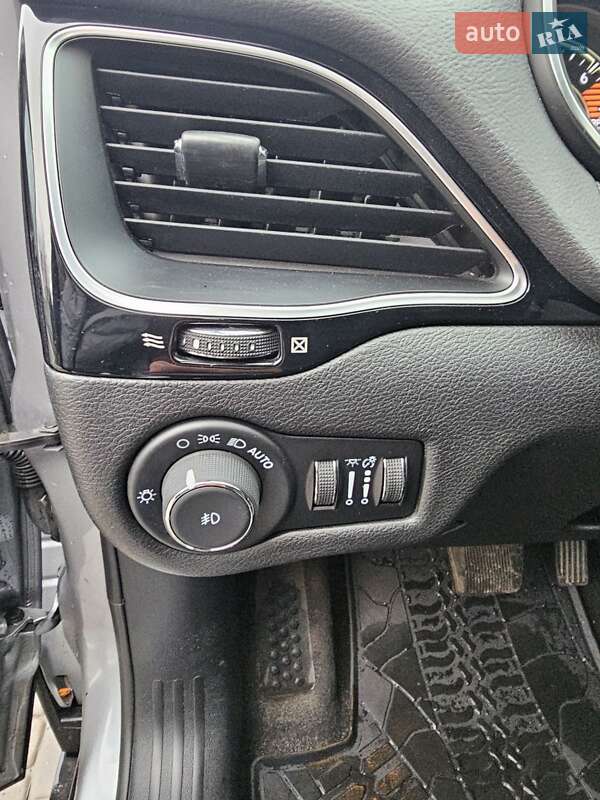 Внедорожник / Кроссовер Jeep Cherokee 2021 в Харькове фото 15 Внедорожник / Кроссовер Jeep Cherokee 2021 в Харькове