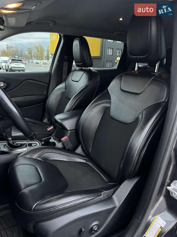 Внедорожник / Кроссовер Jeep Cherokee 2018 в Киеве фото 17 Внедорожник / Кроссовер Jeep Cherokee 2018 в Киеве