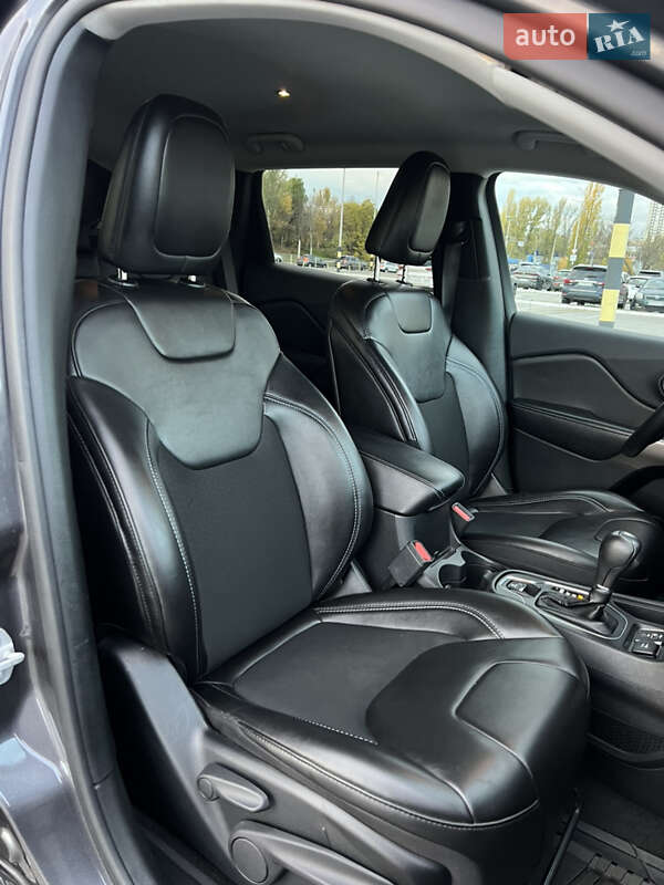 Внедорожник / Кроссовер Jeep Cherokee 2018 в Киеве фото 23 Внедорожник / Кроссовер Jeep Cherokee 2018 в Киеве