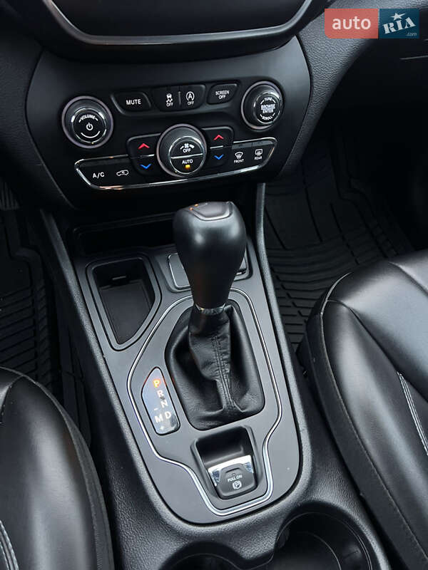 Внедорожник / Кроссовер Jeep Cherokee 2018 в Киеве фото 32 Внедорожник / Кроссовер Jeep Cherokee 2018 в Киеве