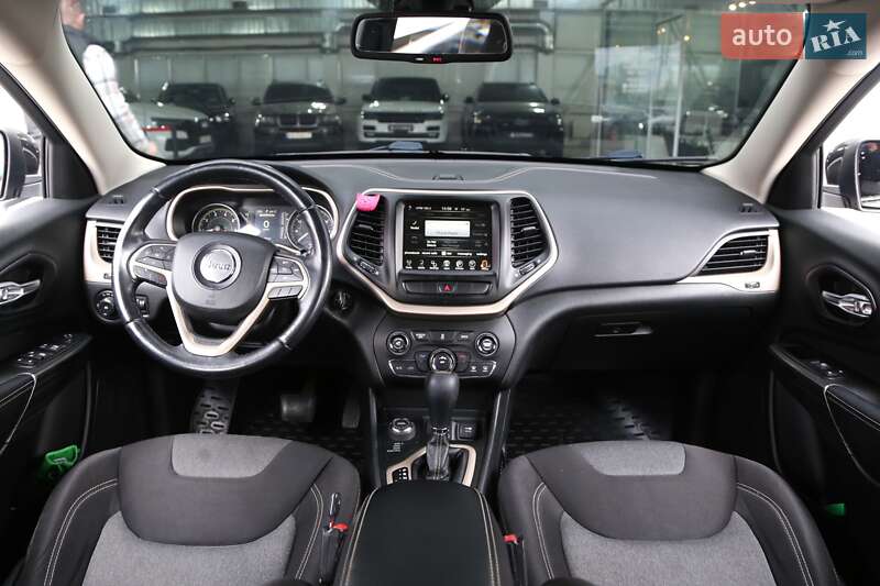 Внедорожник / Кроссовер Jeep Cherokee 2014 в Киеве