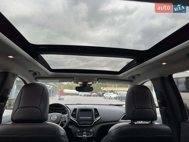 Позашляховик / Кросовер Jeep Cherokee 2021 в Києві