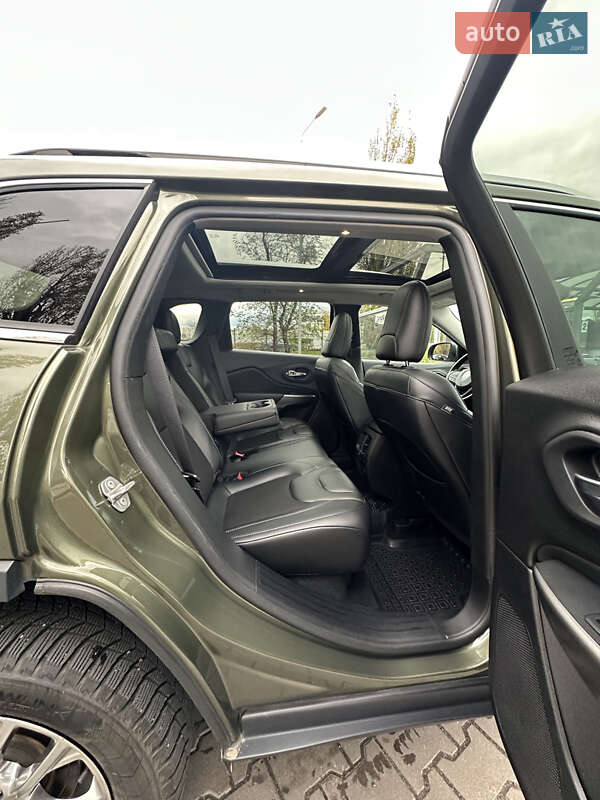 Позашляховик / Кросовер Jeep Cherokee 2021 в Києві