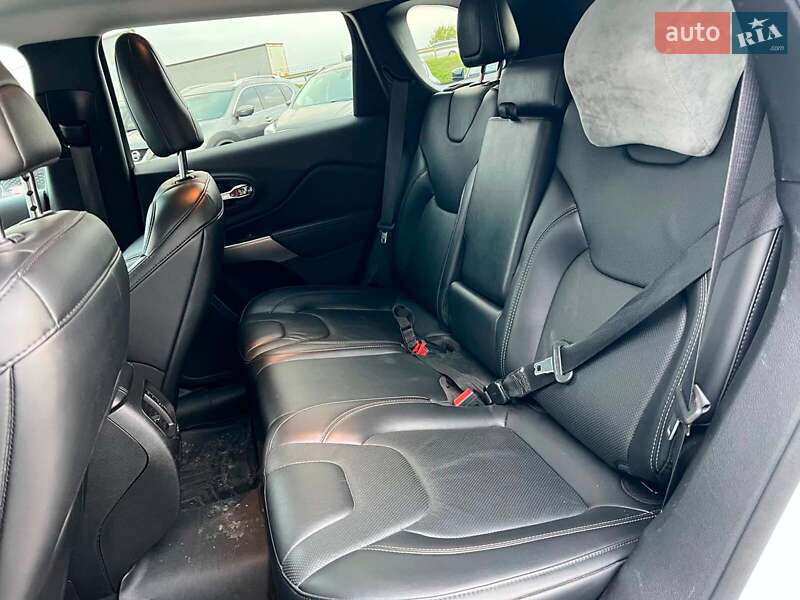 Позашляховик / Кросовер Jeep Cherokee 2020 в Львові фото 40 Позашляховик / Кросовер Jeep Cherokee 2020 в Львові