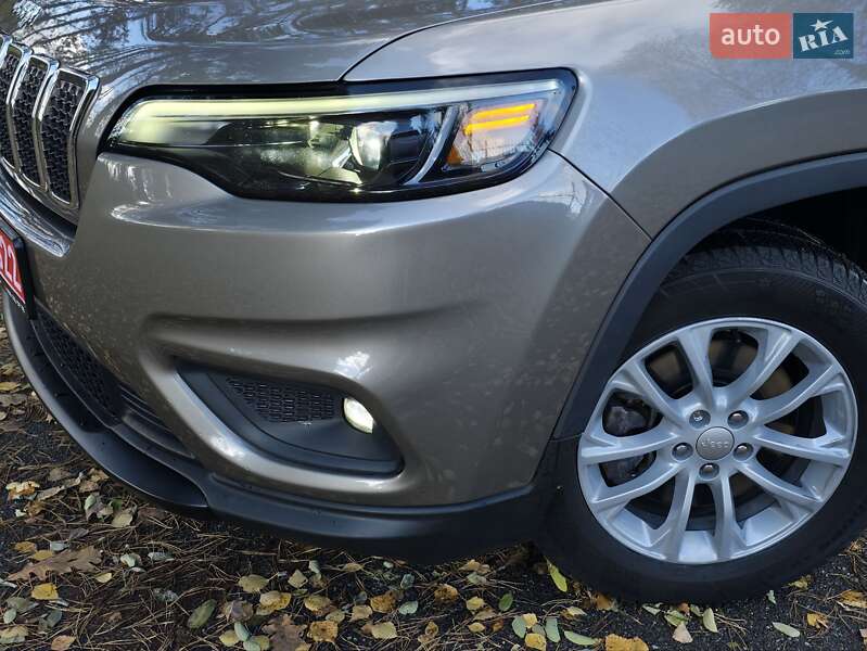 Внедорожник / Кроссовер Jeep Cherokee 2019 в Буче