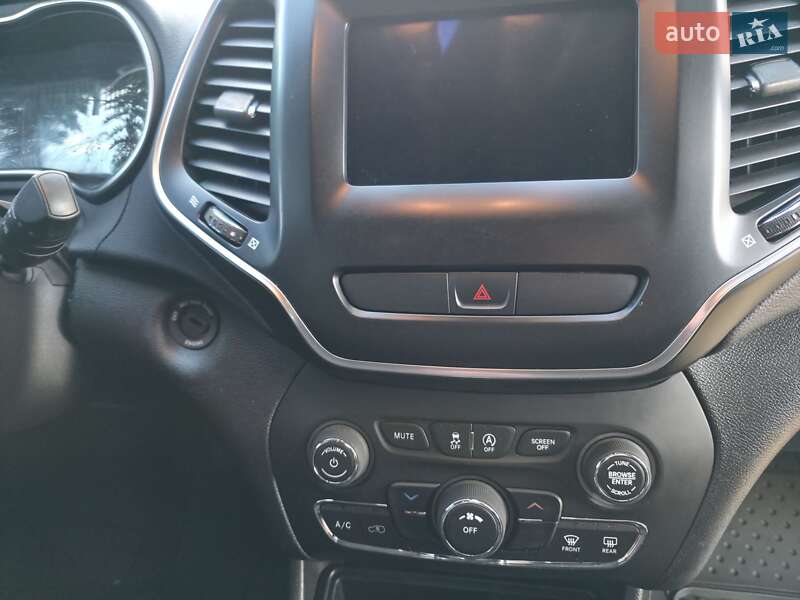 Внедорожник / Кроссовер Jeep Cherokee 2019 в Буче