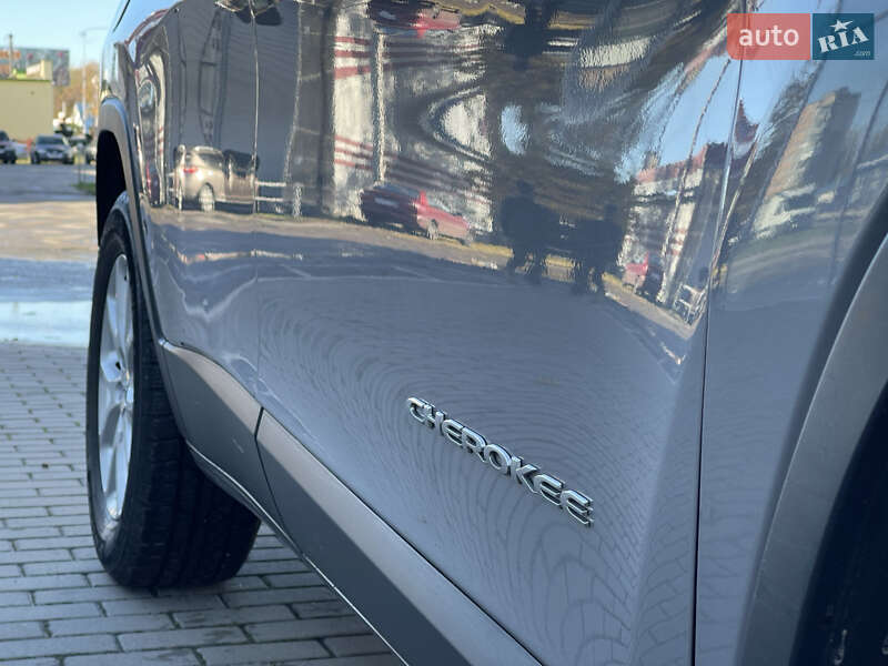 Позашляховик / Кросовер Jeep Cherokee 2013 в Полтаві
