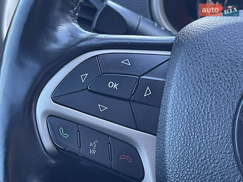 Позашляховик / Кросовер Jeep Cherokee 2013 в Полтаві