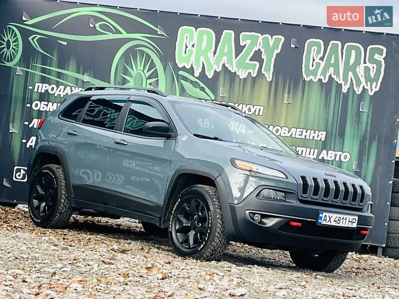 Внедорожник / Кроссовер Jeep Cherokee 2015 в Харькове