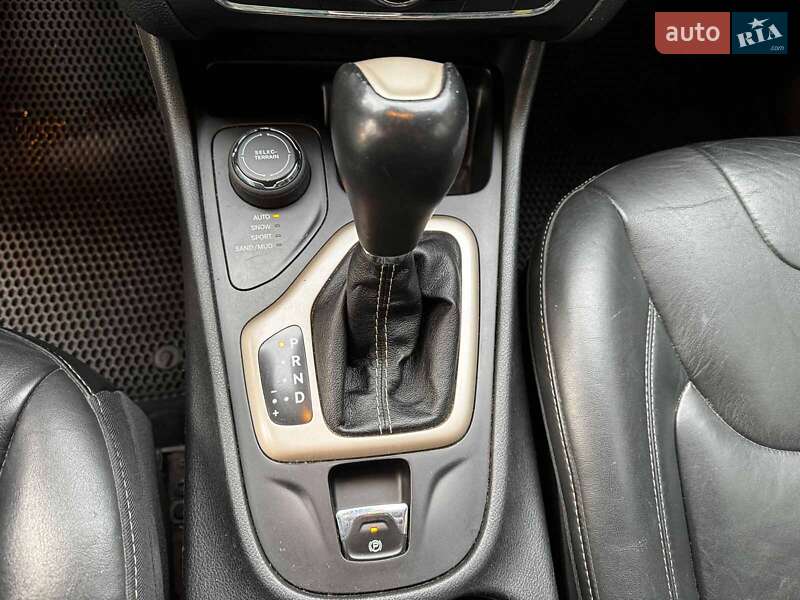 Внедорожник / Кроссовер Jeep Cherokee 2015 в Киеве фото 22 Внедорожник / Кроссовер Jeep Cherokee 2015 в Киеве