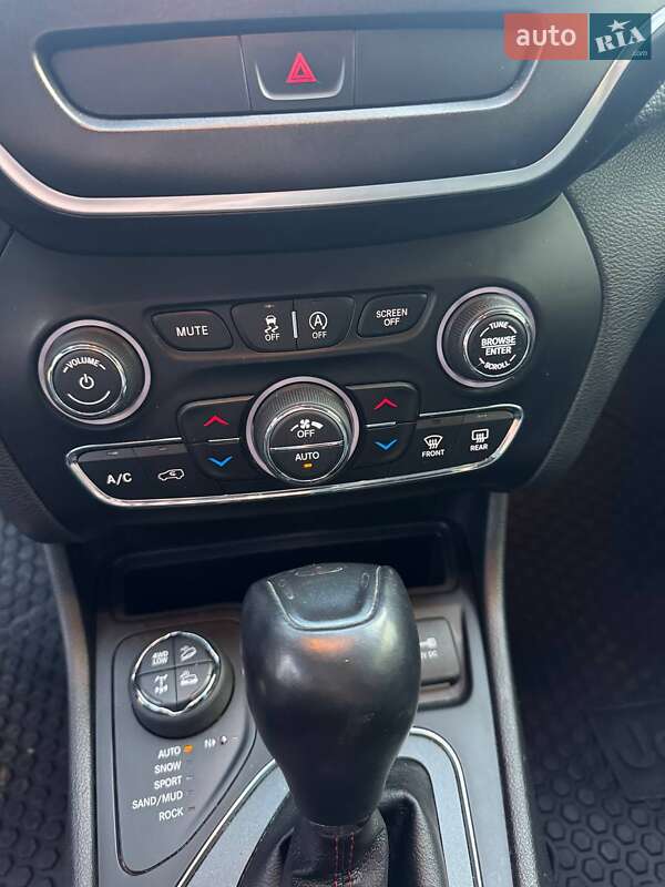 Позашляховик / Кросовер Jeep Cherokee 2018 в Львові